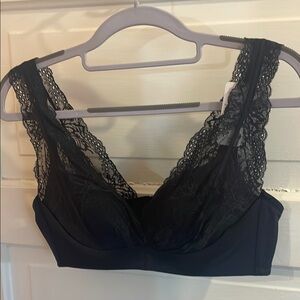 Understance Wireless Plunge Bra 38B NWT